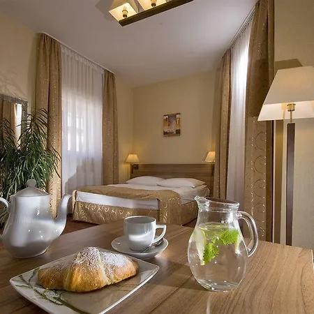 Tulip - Patio Hotel Breslavia