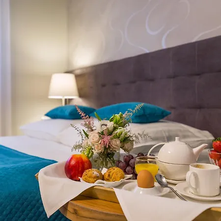 Tulip - Patio 酒店 3*