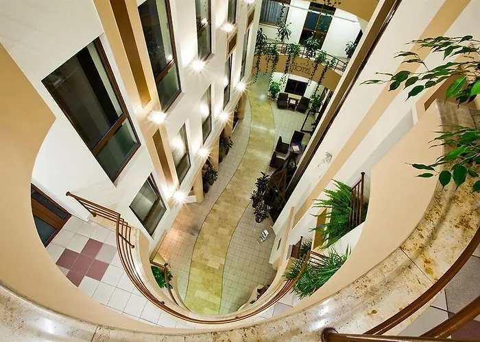 מלון Tulip - Patio 3*